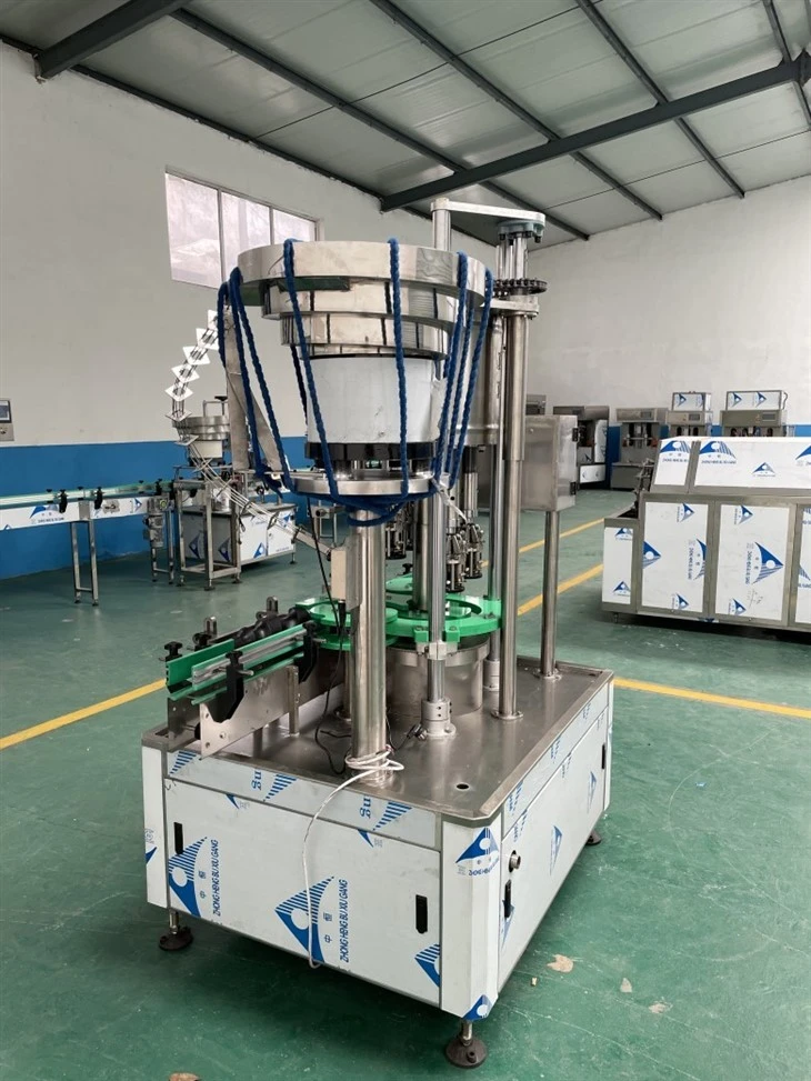 4 Heads Bottle Capping Machine